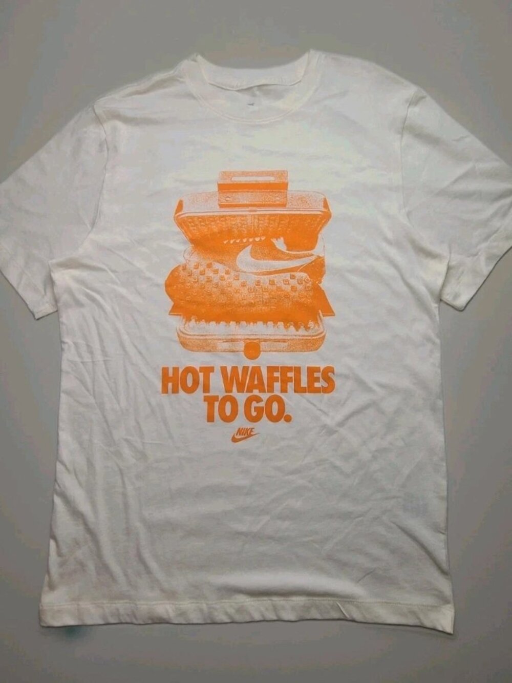 Nike "Hot Waffles To Go Sneakerhead Graphic Tee - Cream/Orange Size M NWT